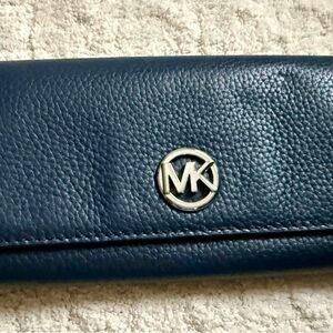 Michael Kors Fulton Flap Continental Wallet in Dark Navy Pebbled Leather